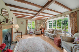 Sitting room- click for photo gallery